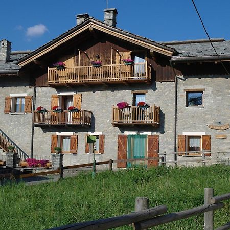 B&B Lo Van - Camere Al Verde Villaggio Di Rumiod Saint-Pierre Ruang foto